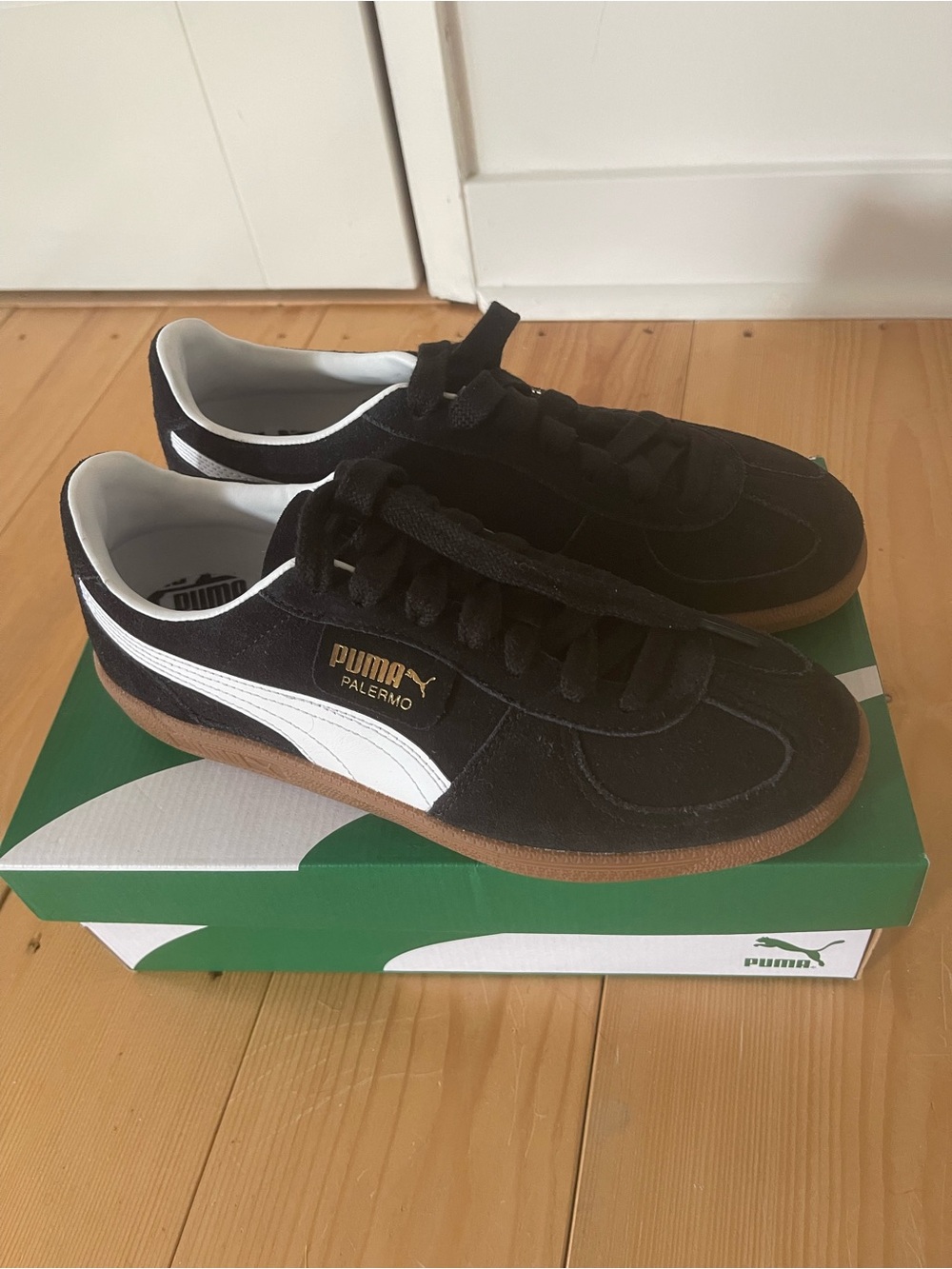 Brand New Puma Palermo Women's Black Suede Sneakers with White Stripe